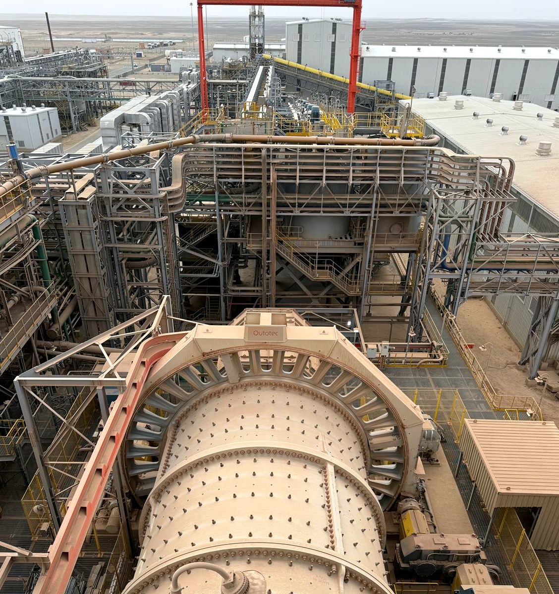 Mineral proses ekipmanı, platformlar ve saha borulama yapıları